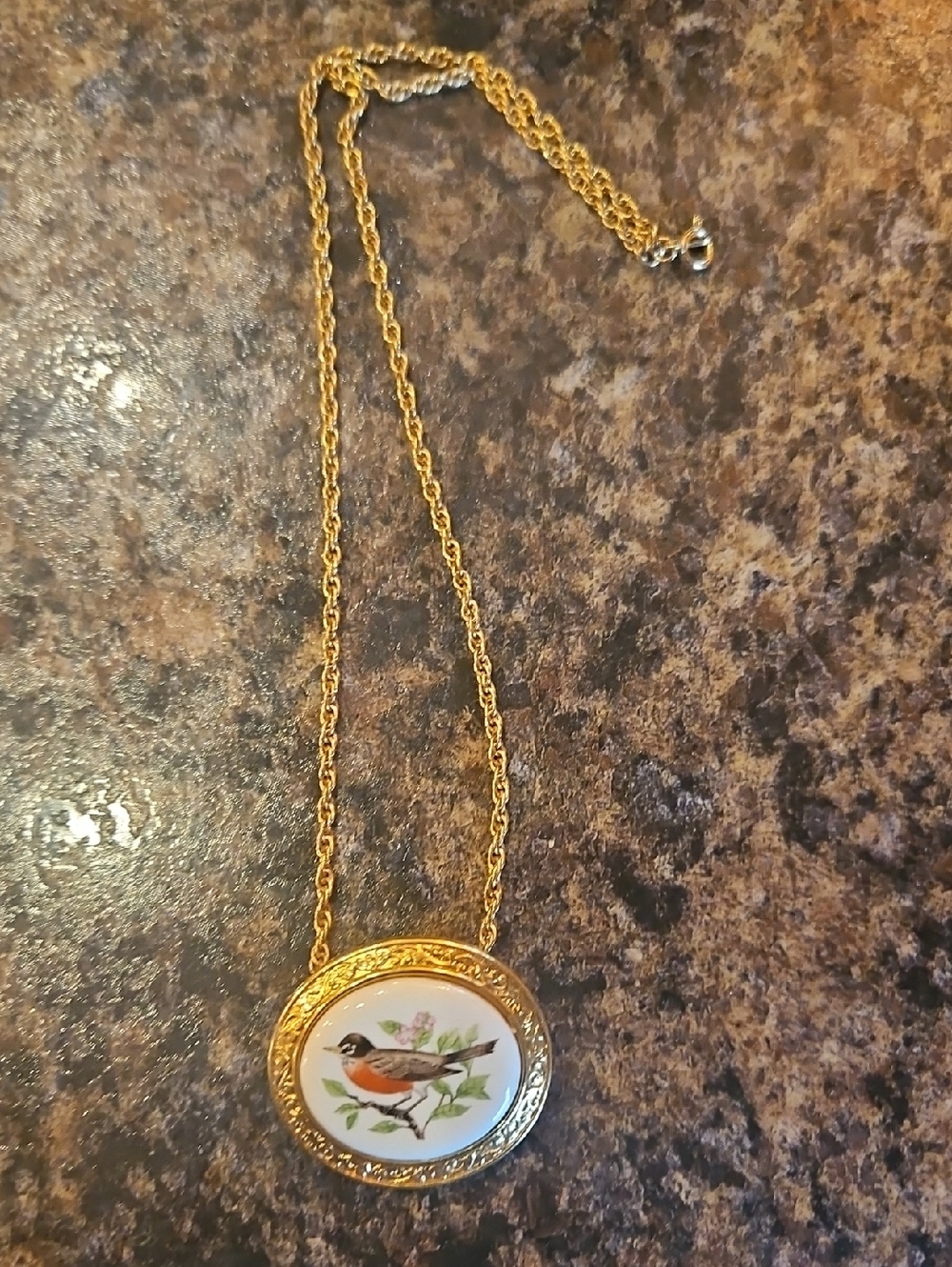 Avon Robin Necklace